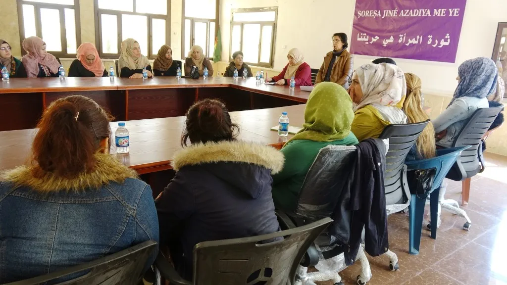 Simposio en Ain Issa con motivo del Día Internacional de la Mujer