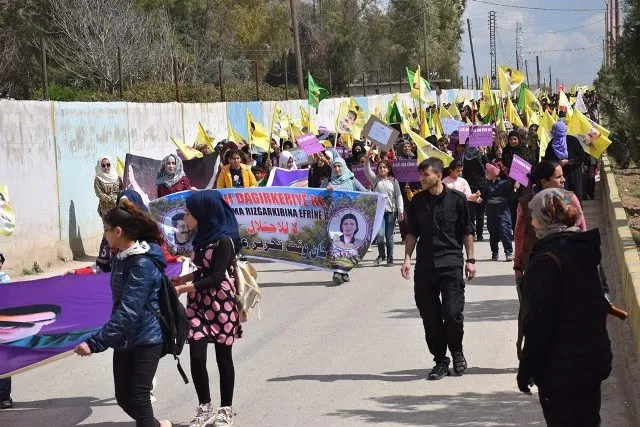 Manifestaciones masivas en Alepo y Qamishlo en el tercer aniversario de la ocupación de Afrin
