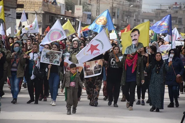Manifestaciones masivas en Alepo y Qamishlo en el tercer aniversario de la ocupación de Afrin