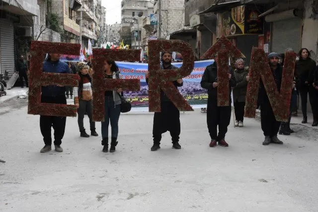Manifestaciones masivas en Alepo y Qamishlo en el tercer aniversario de la ocupación de Afrin