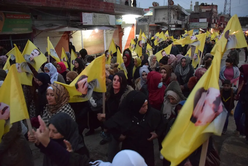 Multitudes en Qamishlo exigen verificar la salud del líder