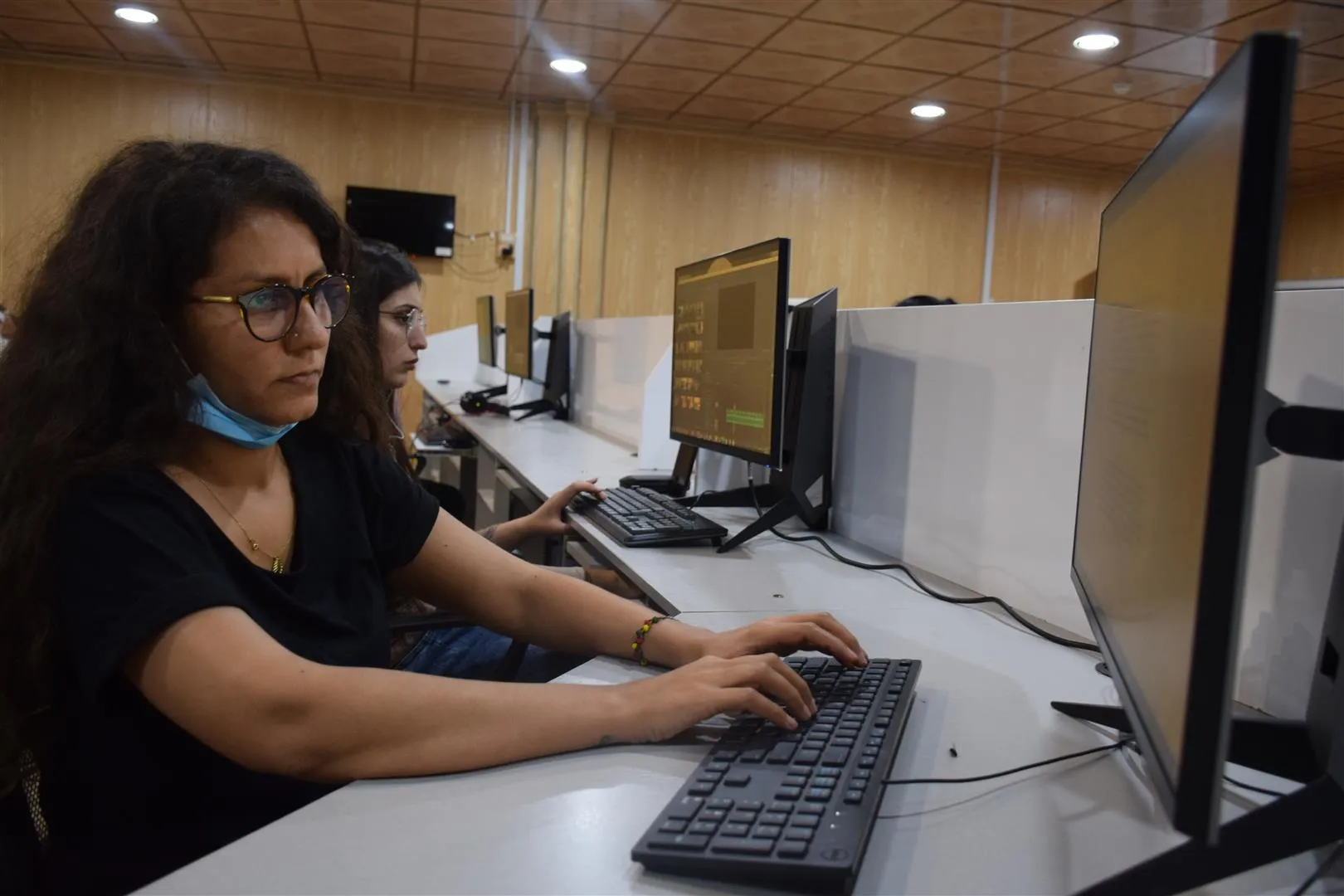 Las mujeres progresan en la prensa kurda ... legado de miles de profesionales de los medios de comunicación