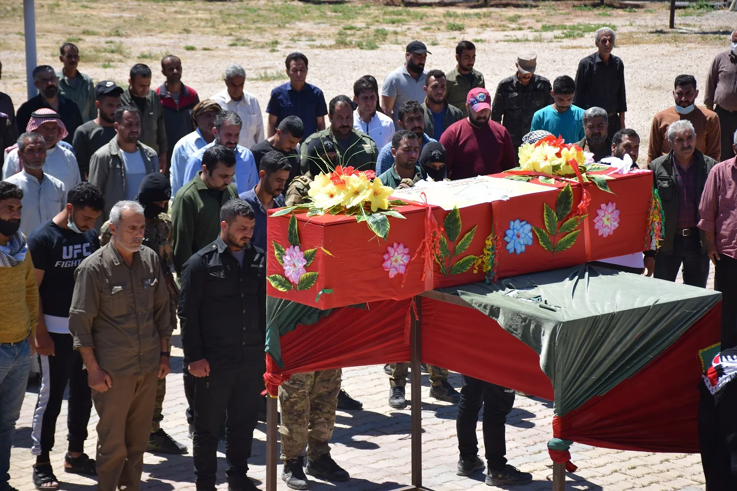 Ceremonia fúnebre para Notable Hayes asesinado por las milicias de Defensa Nacional