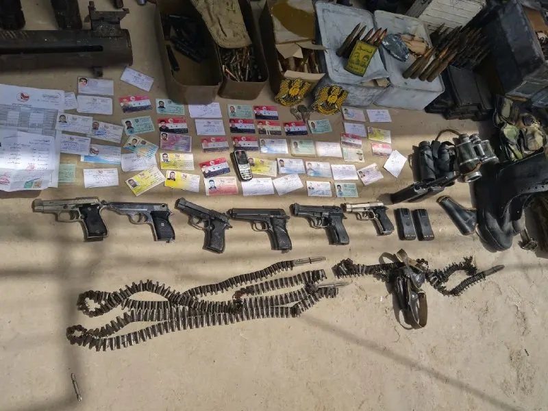 ​​​​​​​Asayish encuentran armas, municiones y cédulas de mercenarios en el barrio de Tay