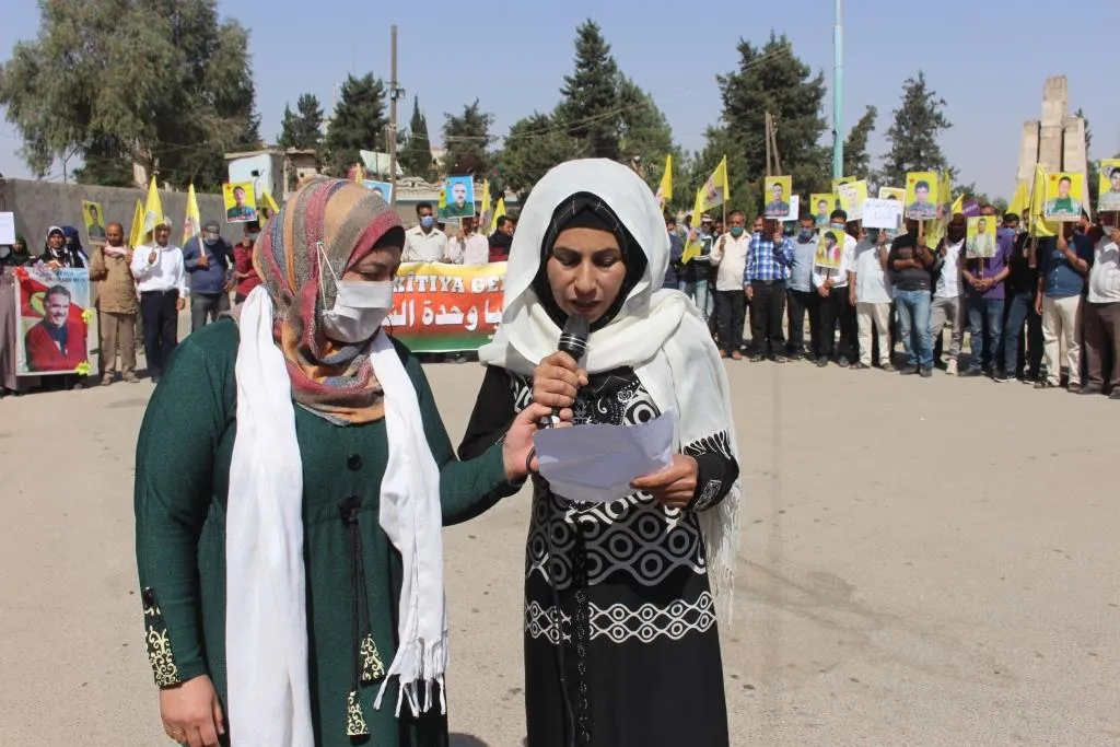 Manifestantes piden a los países árabes que enfrenten planes coloniales de Turquía