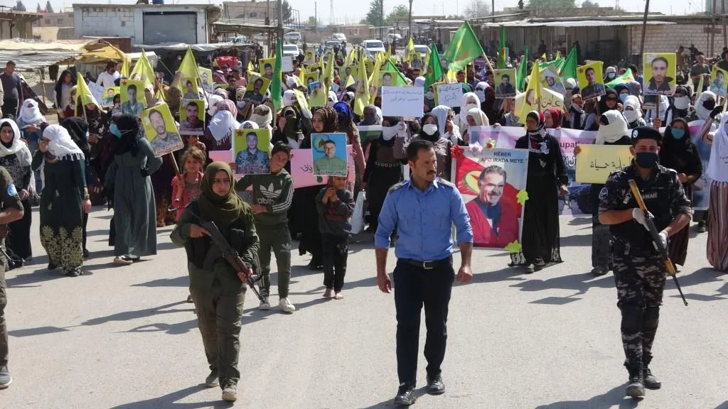 Manifestantes piden a los países árabes que enfrenten planes coloniales de Turquía