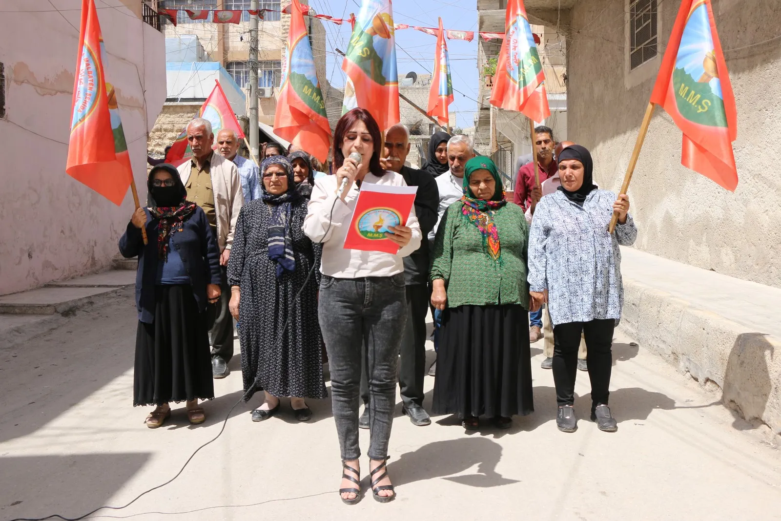 Manifestantes piden a los países árabes que enfrenten planes coloniales de Turquía