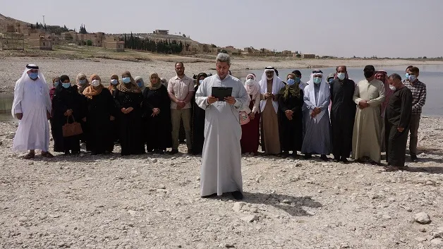 El Consejo Civil de Al-Tabqa advierte sobre un desastre por la bajada del nivel de agua de Éufrates