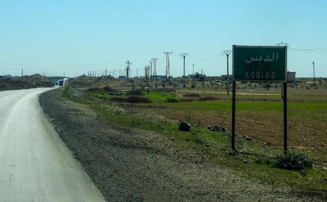 Por fotos ... Destrucción causada por los proyectiles de los tanques turcos de la aldea de Ain Issa