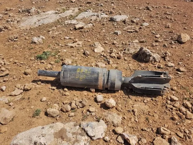 Por fotos ... Destrucción causada por los proyectiles de los tanques turcos de la aldea de Ain Issa