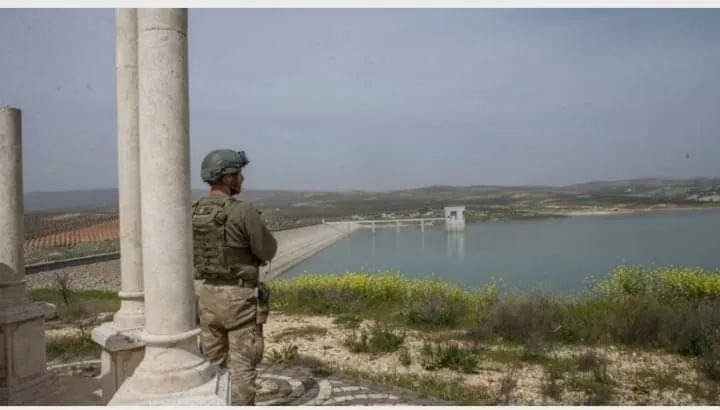 Turquía continúa con el cambio demográfico y rodea a Afrin de yihadistas extranjeros