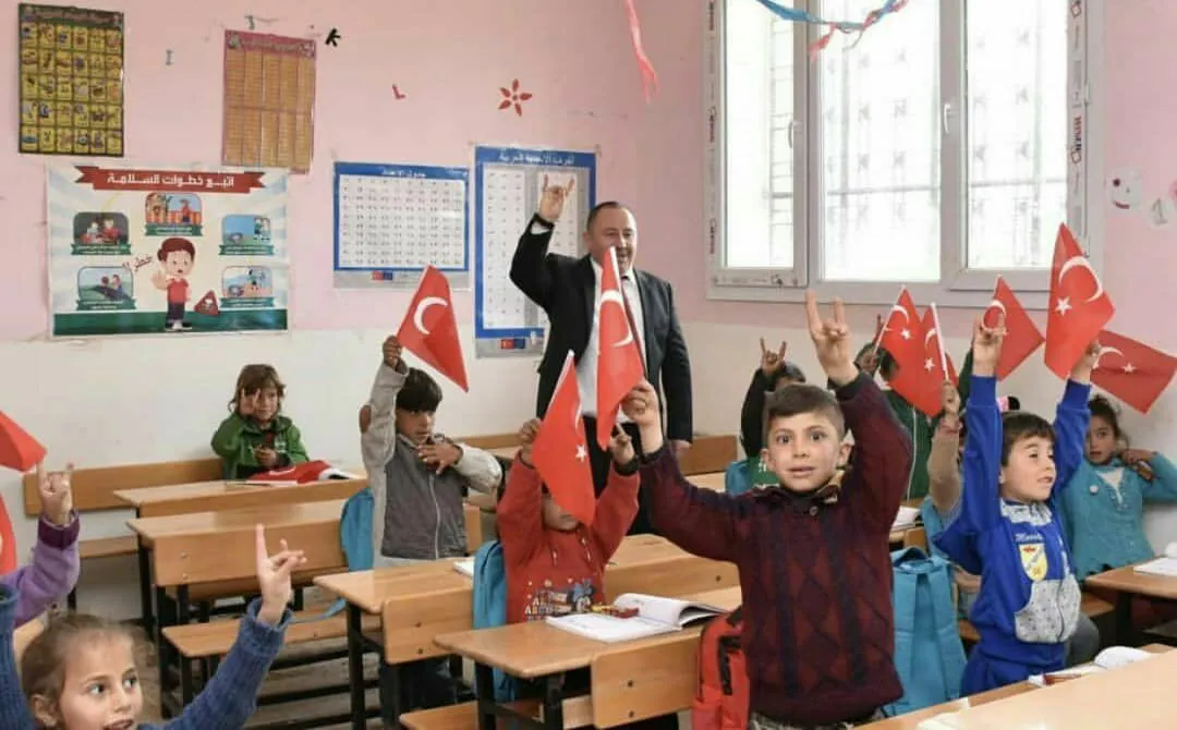Turquía continúa con el cambio demográfico y rodea a Afrin de yihadistas extranjeros