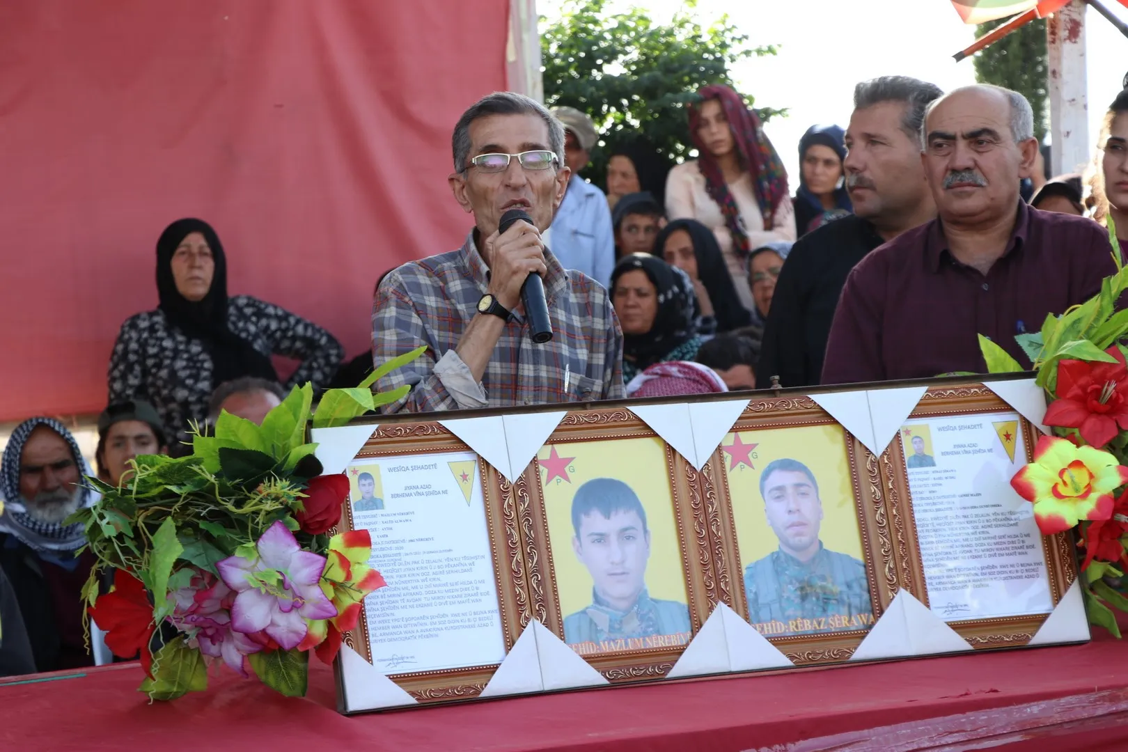 En solemne ceremonia fúnebre, Afrin se despidió del mártir Mazloum