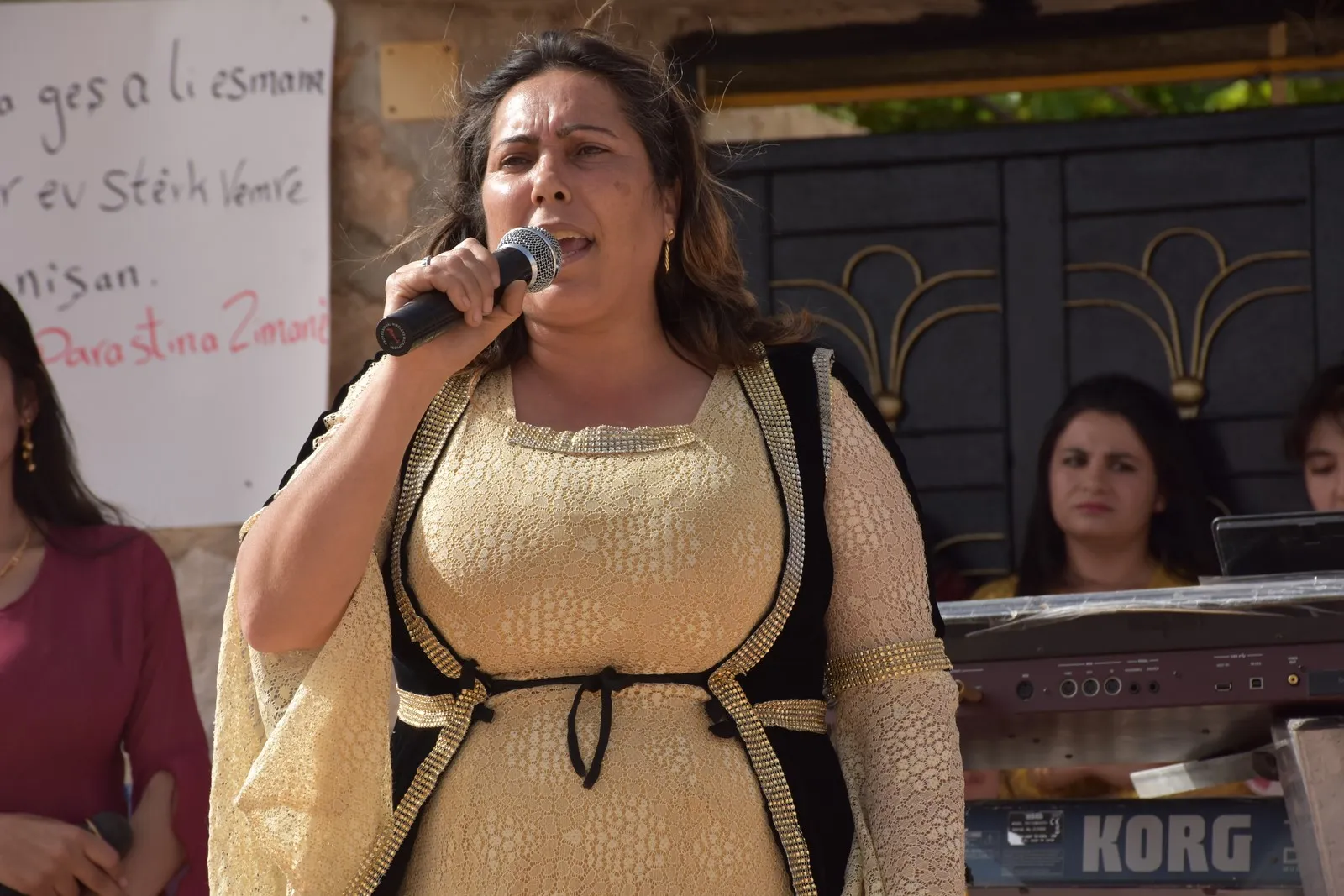 Sherawa celebra el Festival de la lengua kurda