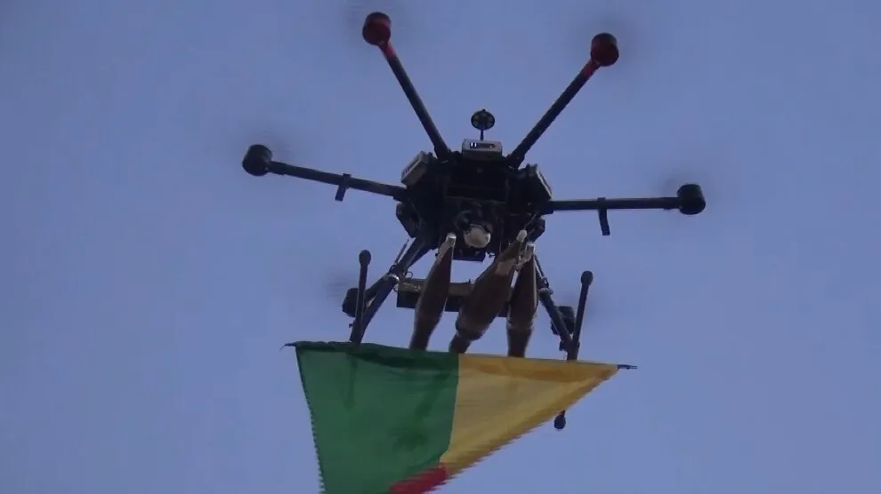 Publican escenas de una operación aérea en Avashin contra la ocupación turca