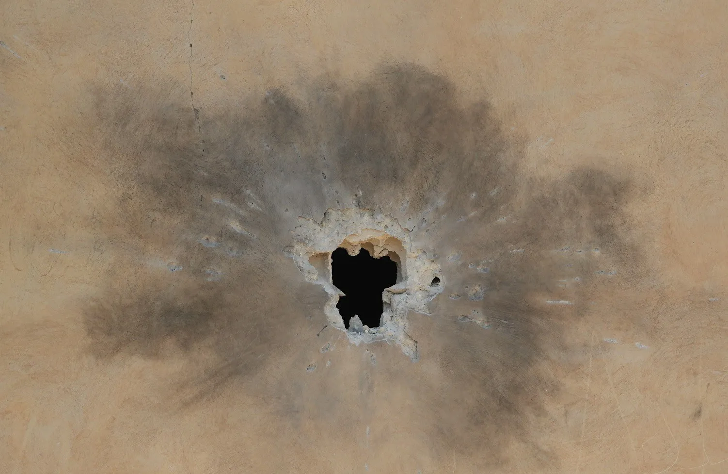 Imágenes de video muestran consecuencias del bombardeo turco al oeste de Girê Spi