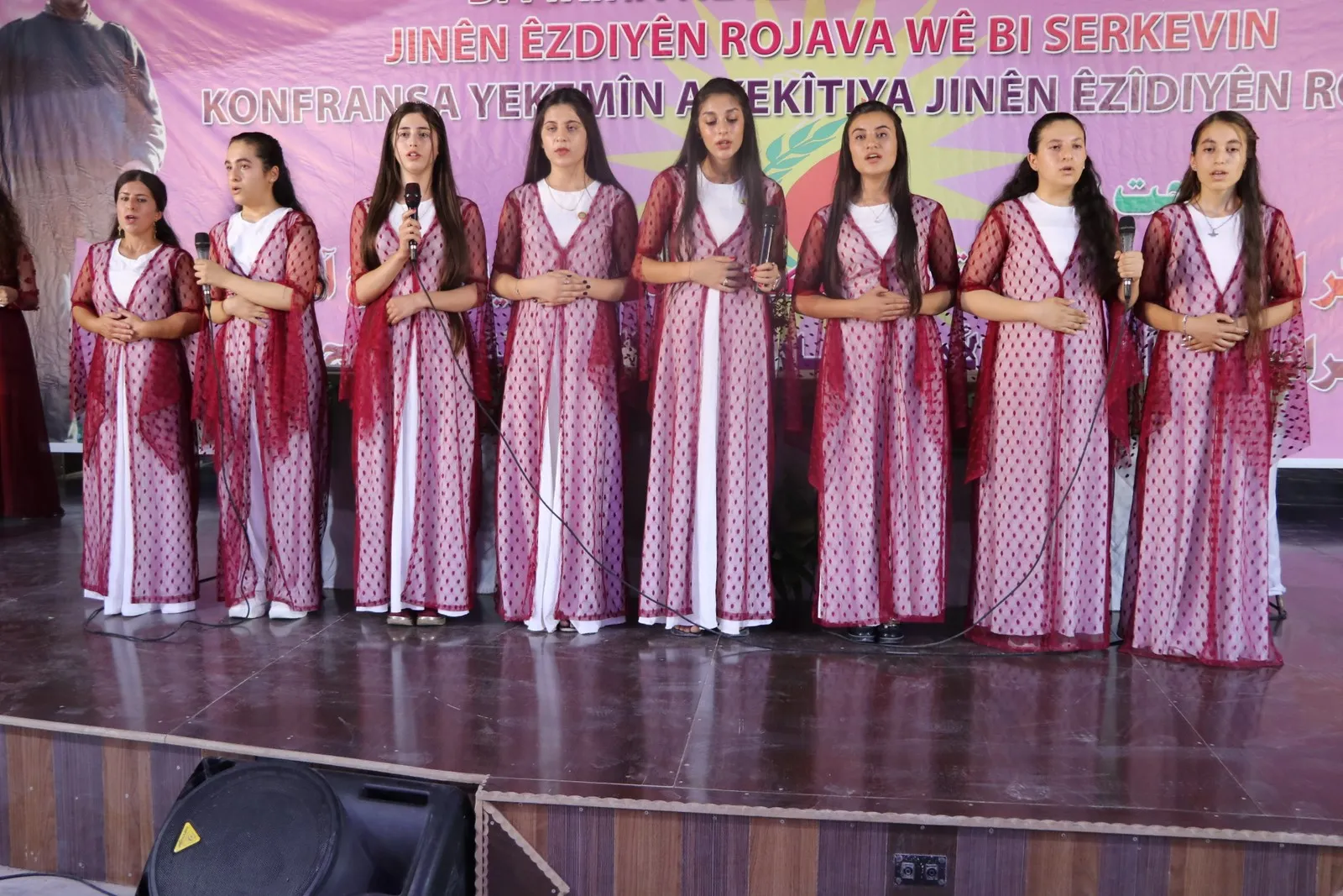 La Unión de Mujeres Yazidíes de Rojava celebra una conferencia de la fundación en Shahba