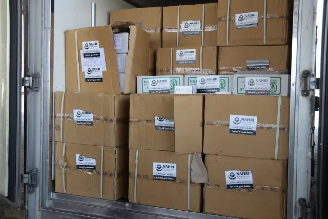 La Media Luna Roja kurda recibe ayuda médica de la Organización Humanitaria Nahri