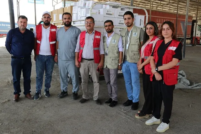 La Media Luna Roja kurda recibe ayuda médica de la Organización Humanitaria Nahri