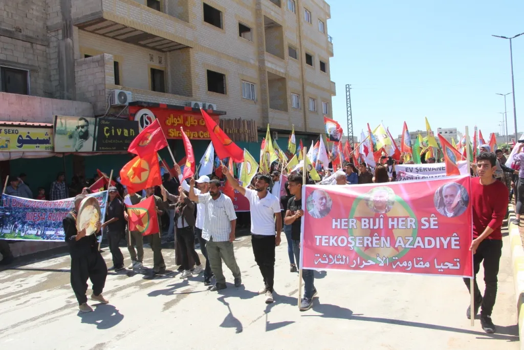 En imágenes y video: Marcha de la Dignidad en Kobane