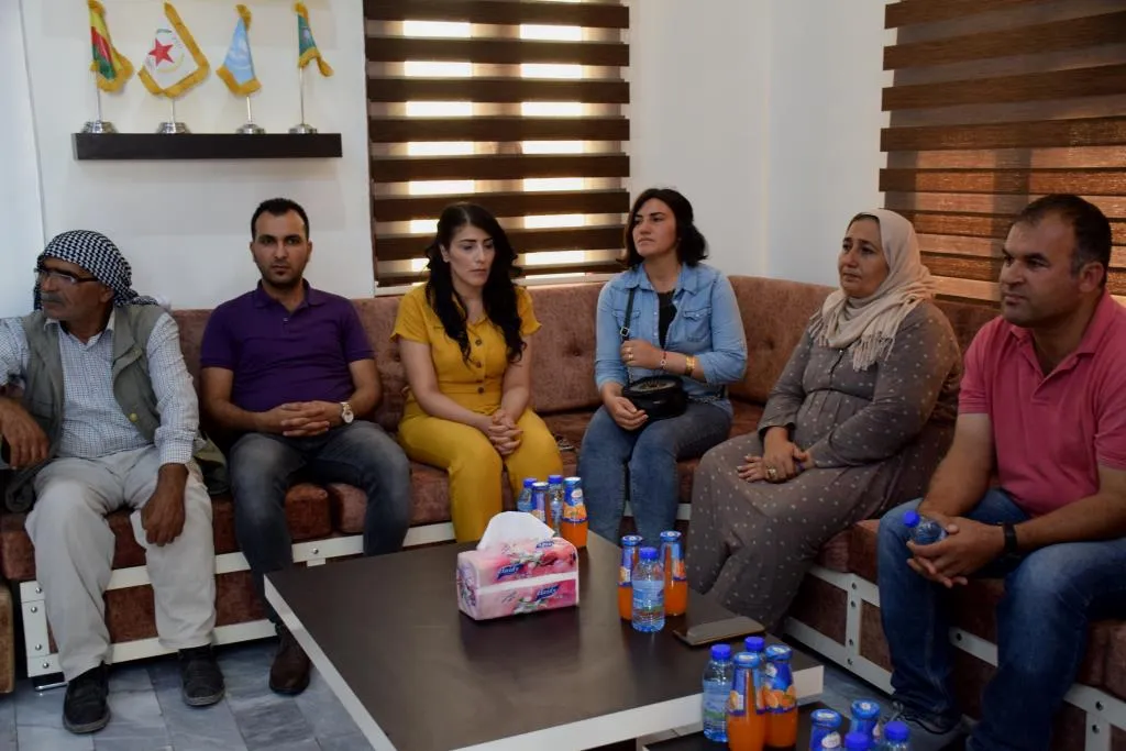 Delegación catalana visita Kobani para ver la realidad
