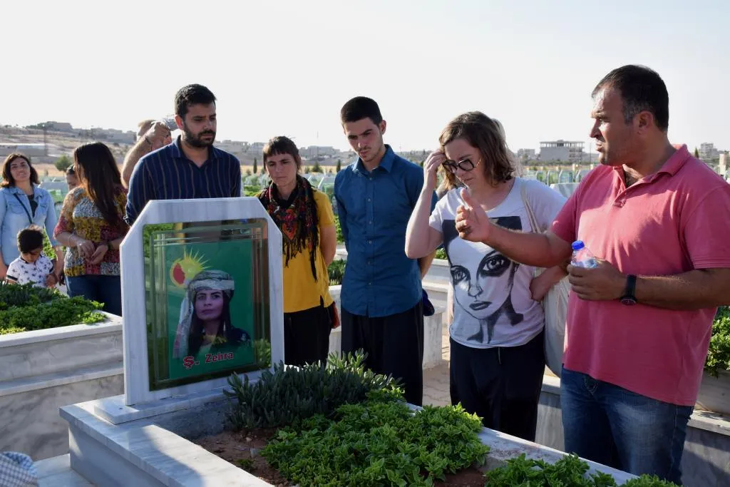 Delegación catalana visita Kobani para ver la realidad