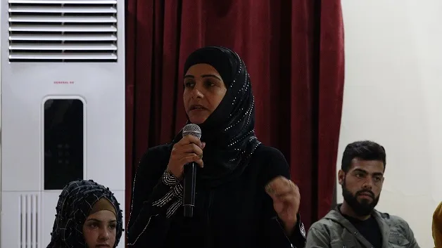 Hacia un foro de diálogo de la juventud siria ”Un simposio celebrado por el Consejo de SDY en Tabqa”