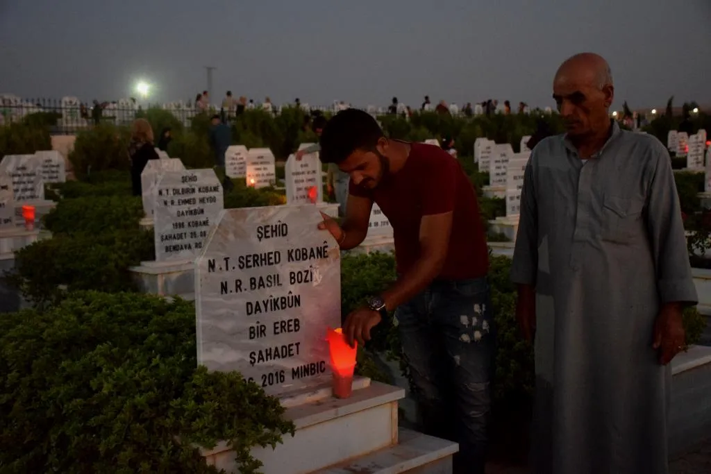 Familias de mártires en Kobanê recuerdan a 258 mártires de junio