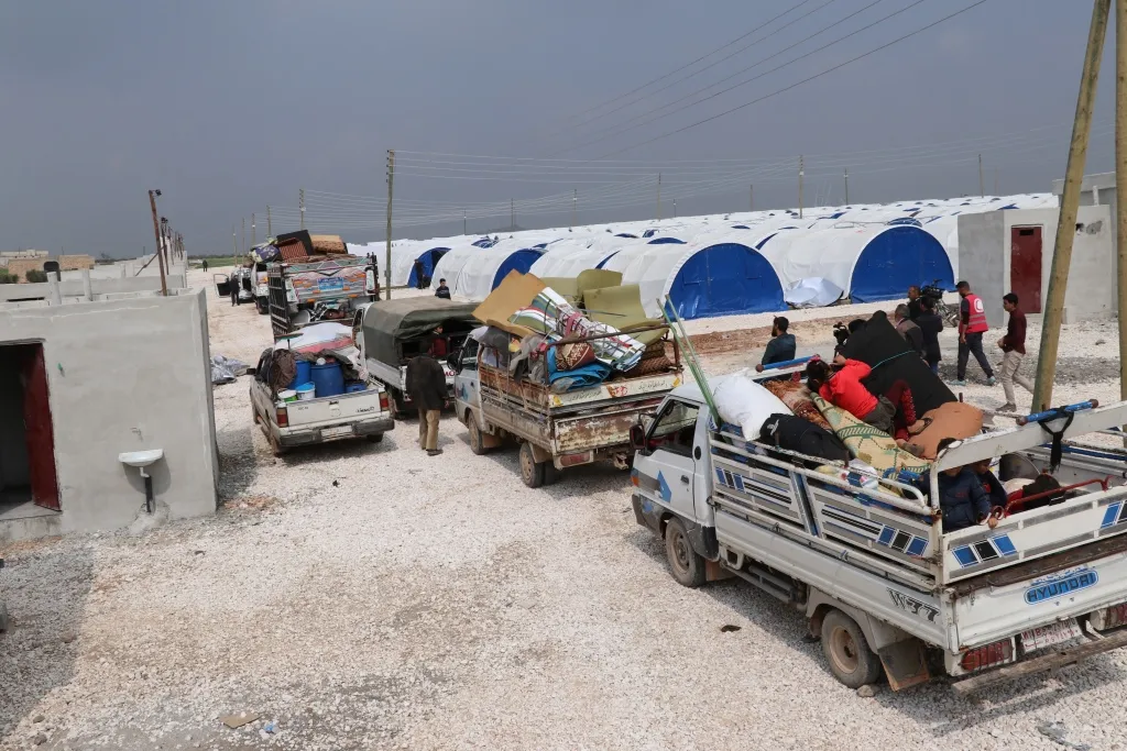 Desplazados en el norte de Siria, entre la espada y la pared