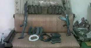 Las SDF arrestan a una célula del ISIS que tiene grandes cantidades de armas