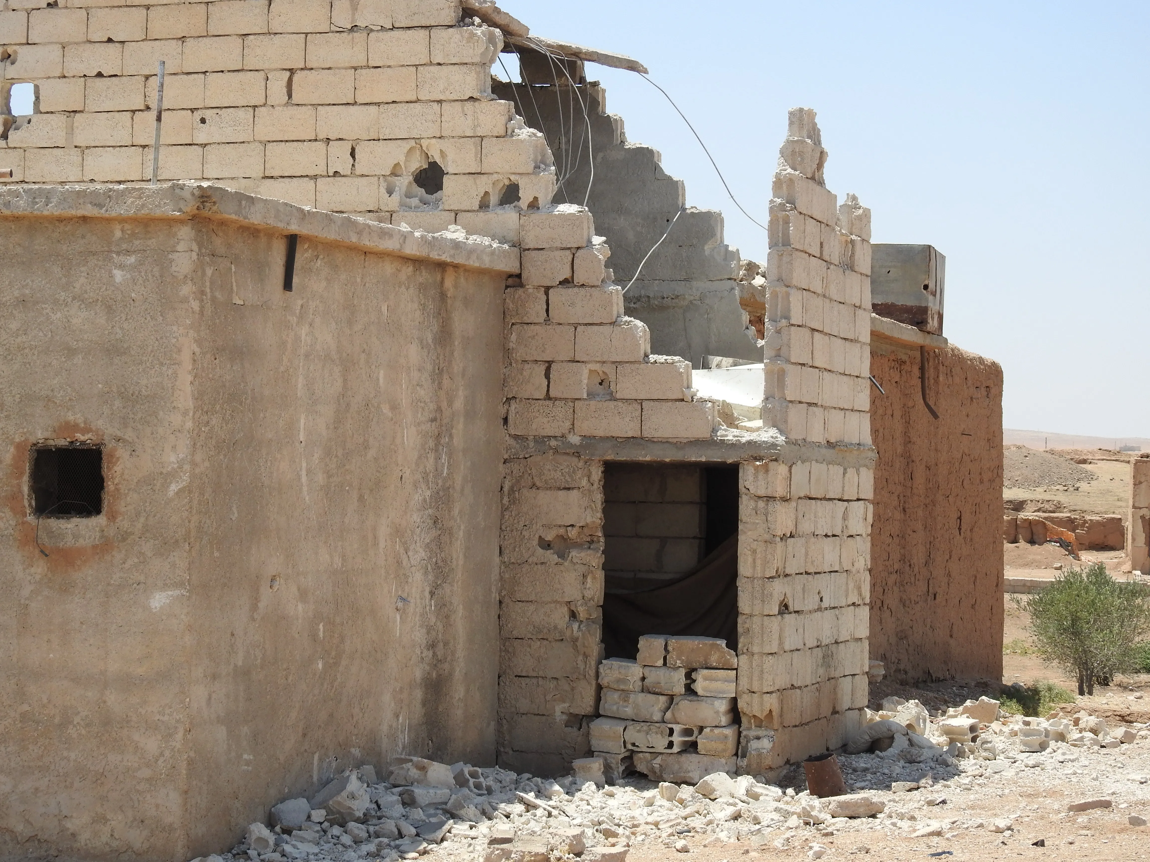 Las aldeas pobladas de Girê Spî fueron bombardeadas 60 veces durante agosto