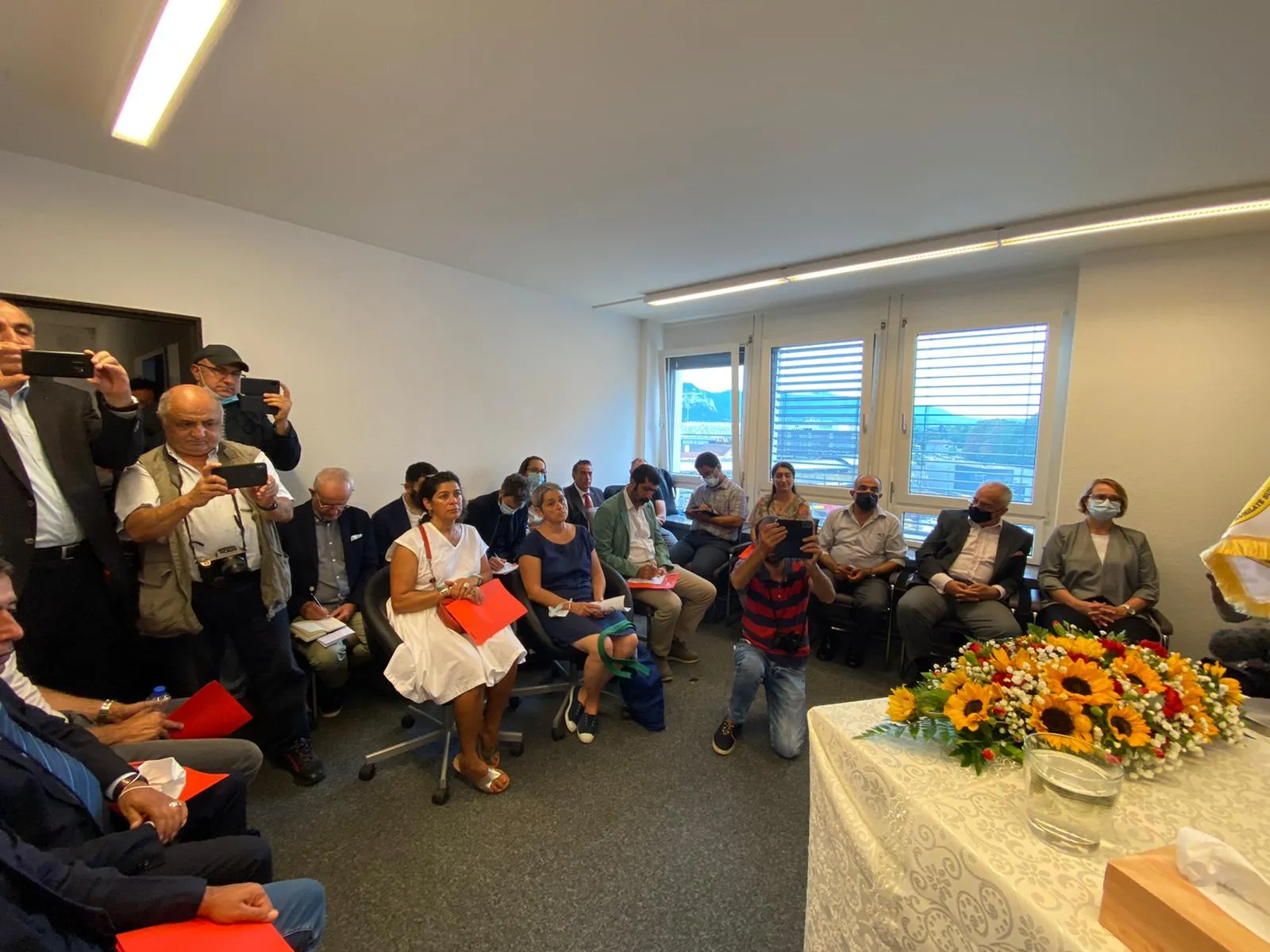 AANES abre oficialmente una oficina de representación en Suiza
