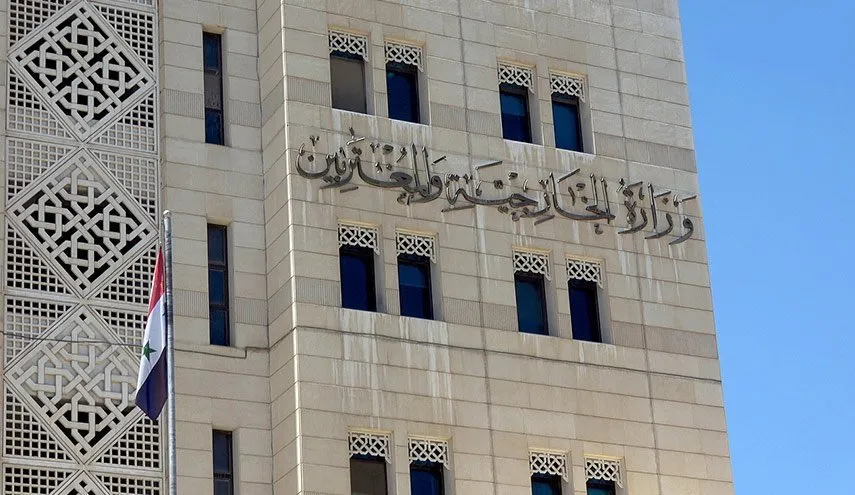 ​​​​​​​Gobierno de Damasco: el régimen turco apoya a los terroristas en Siria, ocupa sus tierras y desplaza a sus residentes
