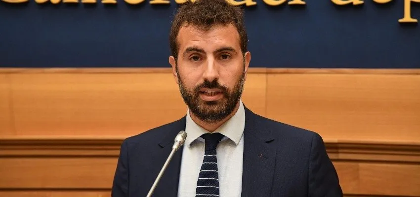 Parlamentario Palazzotto: Debemos investigar el uso de armas químicas por parte del Estado turco
