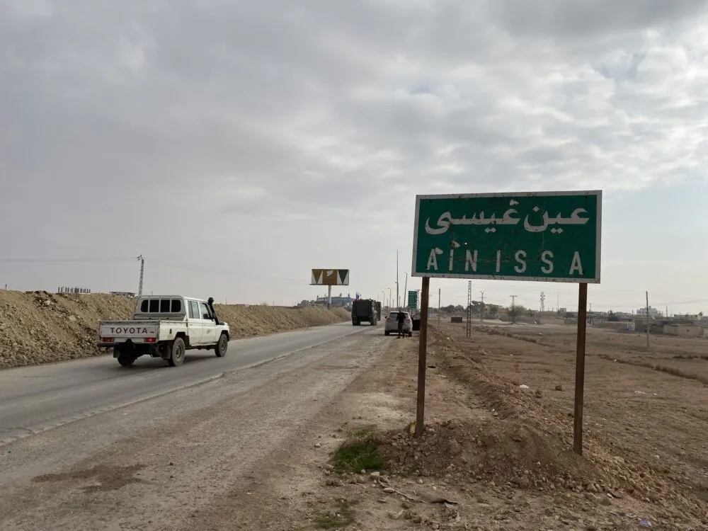 ​​​​​​​Las fuerzas de la ocupación turca bombardean la zona rural de Ain Issa