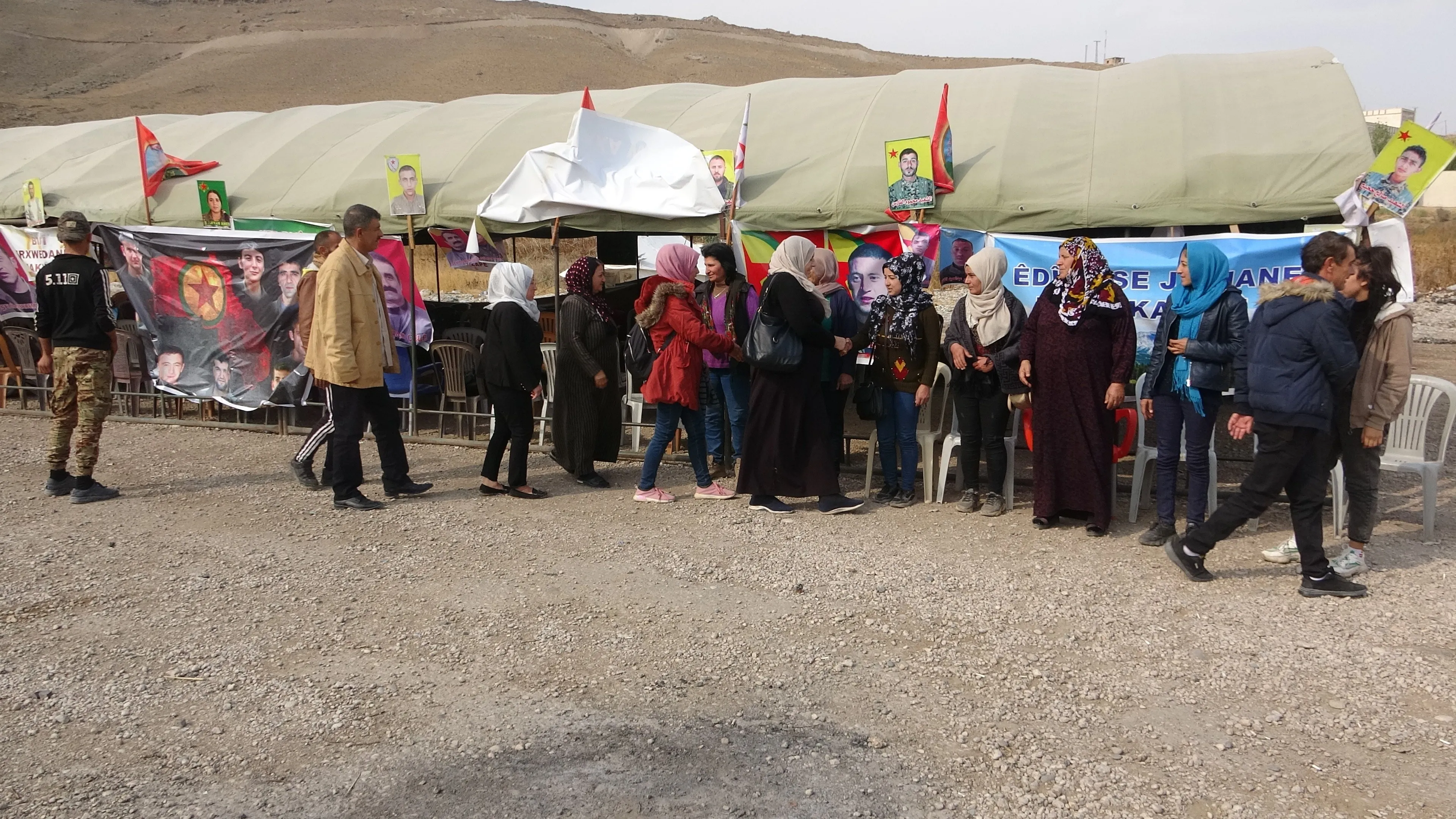 PYD exige los cuerpos de los dos mártires, Tolhaldan y Sardam, el día 27 de la concentración de Semalka
