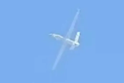 Un dron marcha de la ocupación turca sobrevuela la franja fronteriza de la ciudad de Qamishlo