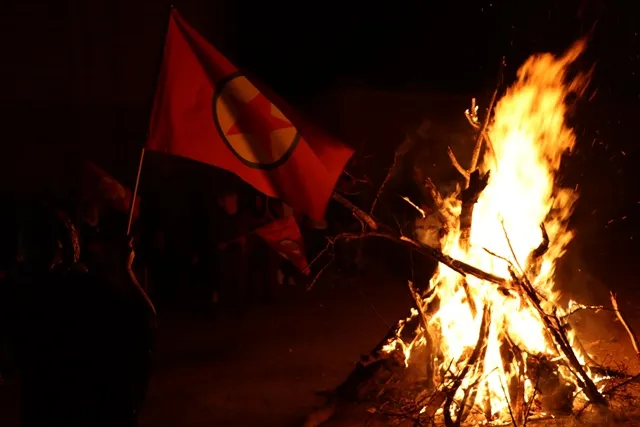 Civiles de Qamishlo y Amuda conmemoran el aniversario de la fundación del PKK
