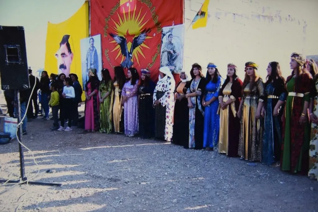 ​​​​​​​Serie de celebraciones en Kobani por el 43 aniversario del PKK