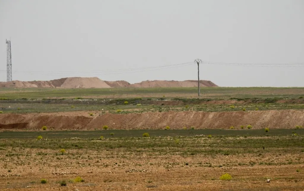 Turquía construye fronteras artificiales dentro del territorio Sirio por una longitud de 230 km