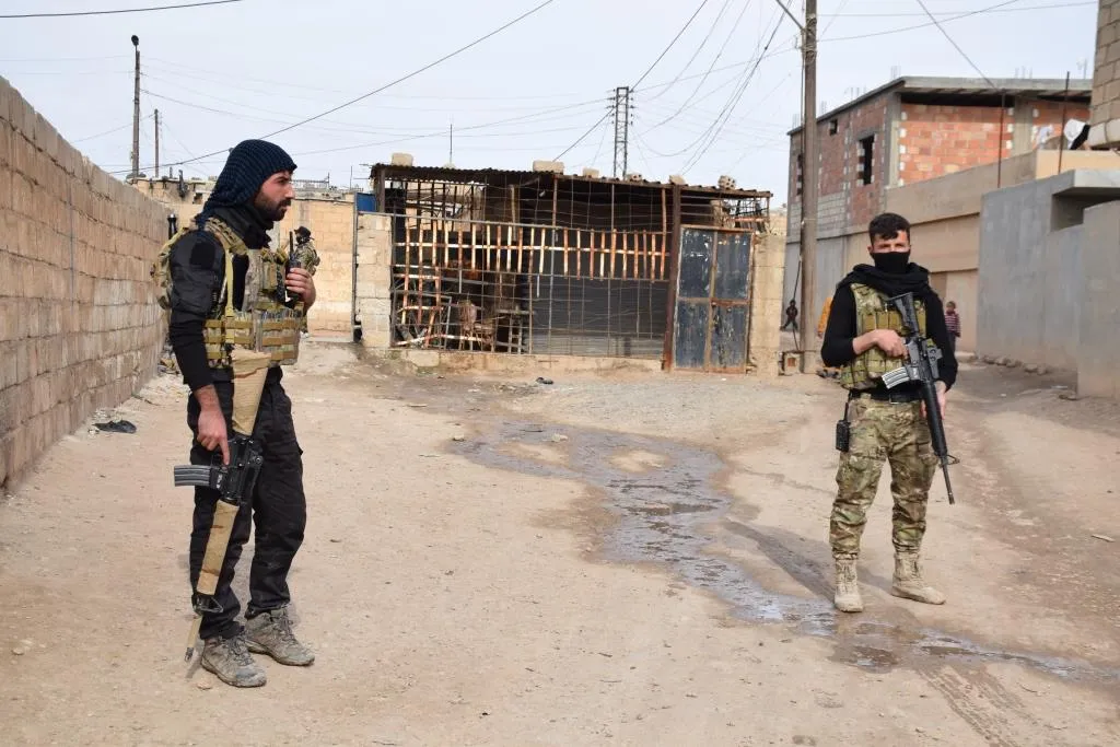 El comandante de las SDF revela un resultado preliminar de las operaciones de barrido en Hasaka