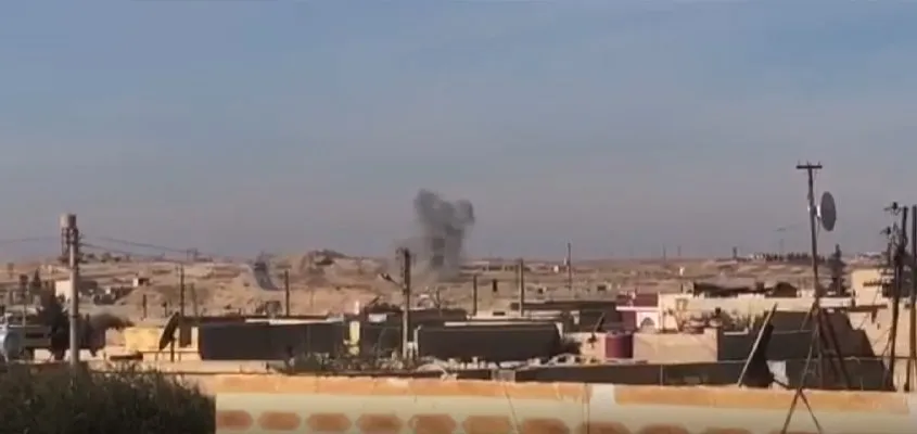 La ocupación turco bombardea el pueblo de Ma'aq y la carretera internacional M4
