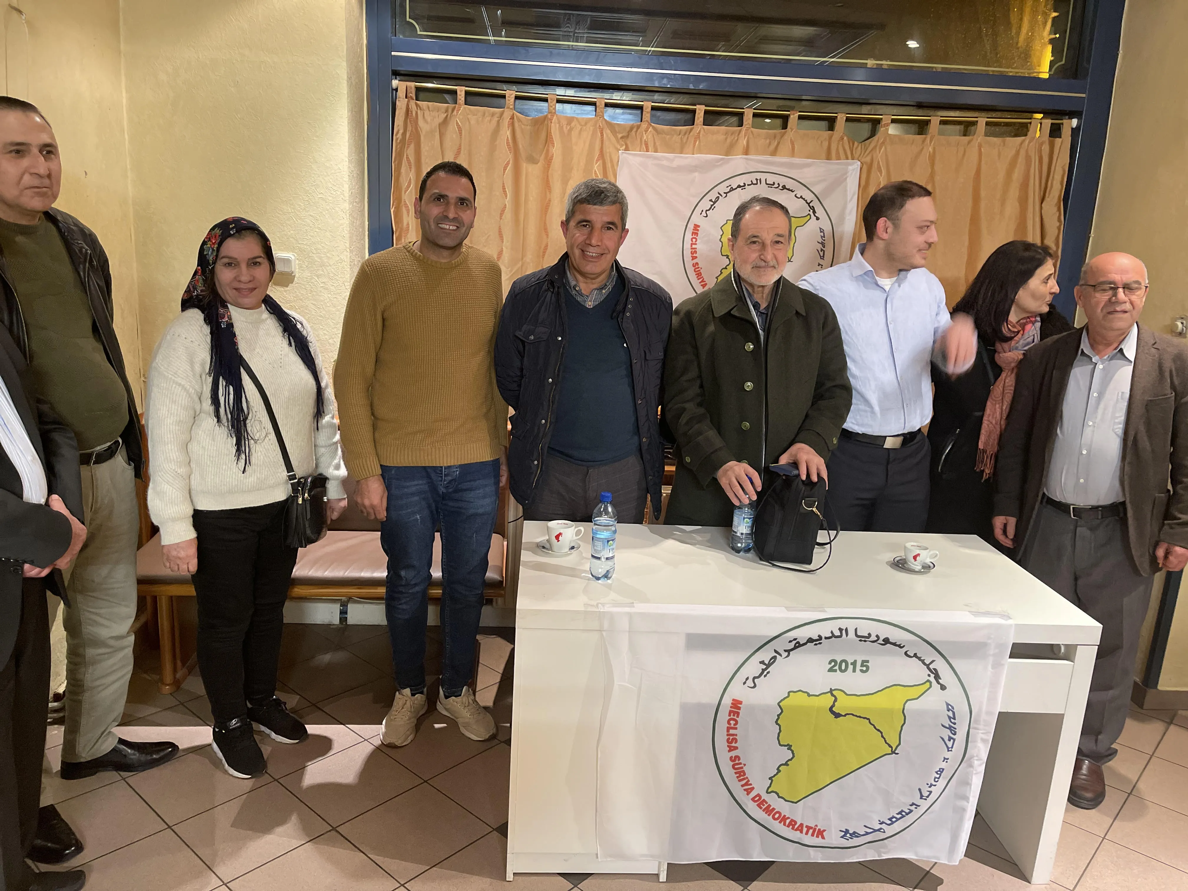 ​​​​​​​La SDC organiza un panel en Austria y analiza las perspectivas de una solución siria