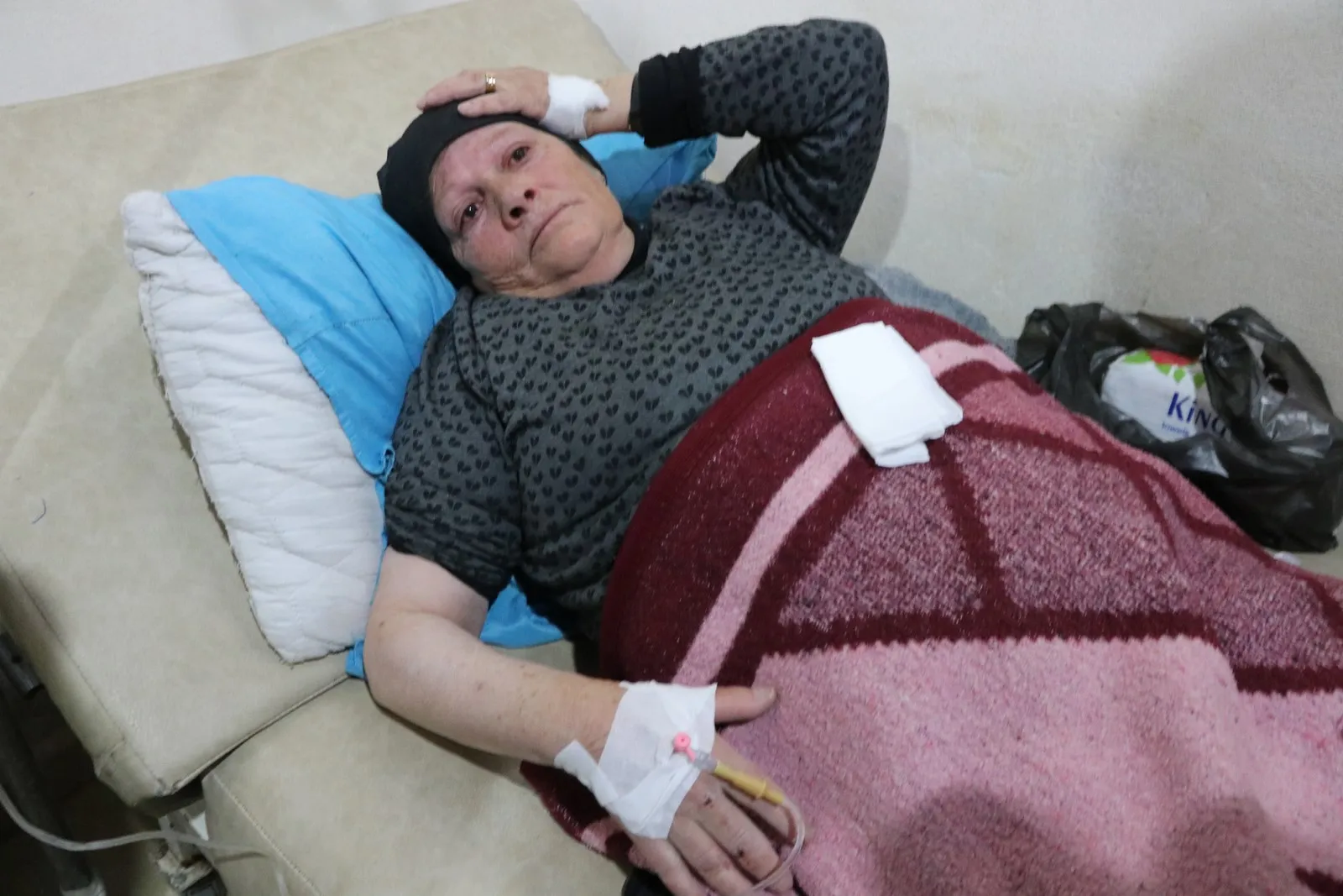 Fuente médica: 2 mujeres perdieron la vida y 8 resultaron heridas en la explosión de Al-Hadath