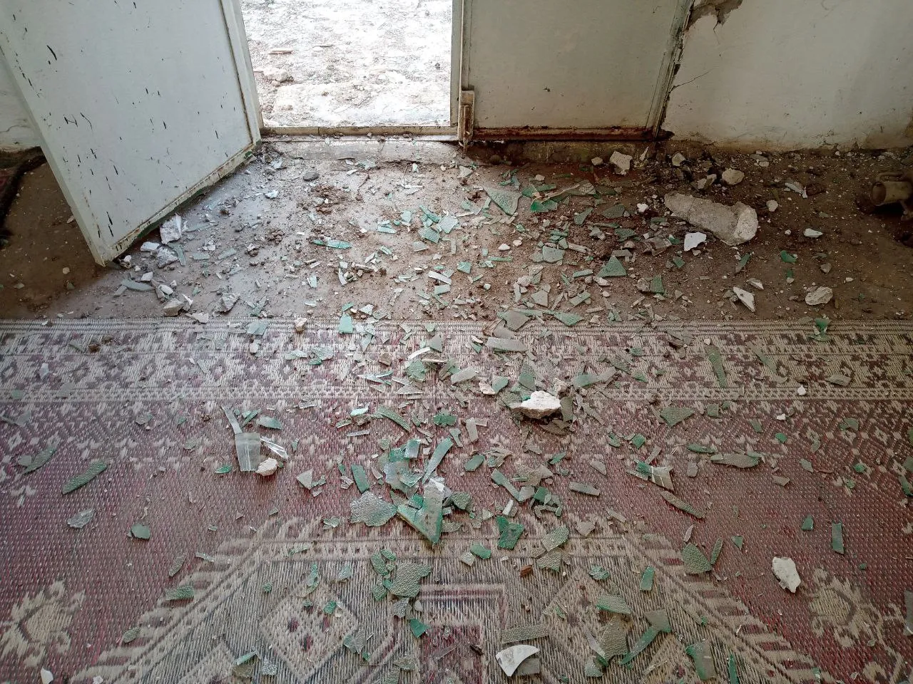 ​​​​​​​En imágenes, los efectos del bombardeo turco en el campo de Hasaka