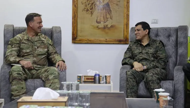 ​​​​​​​Mazloum Abdi recibe al comandante de operaciones de EE.UU. en Oriente Medio