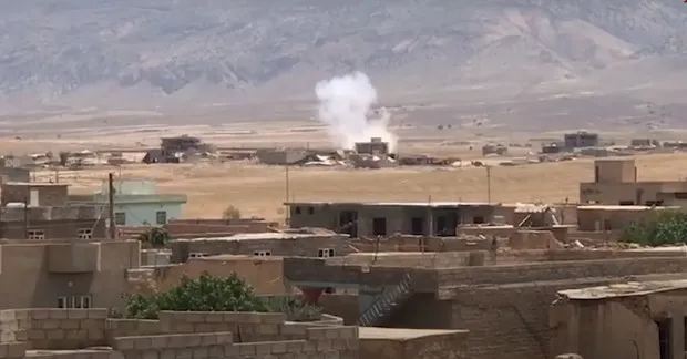 Ejército iraquí bombardea Shingal con tanques y artillería