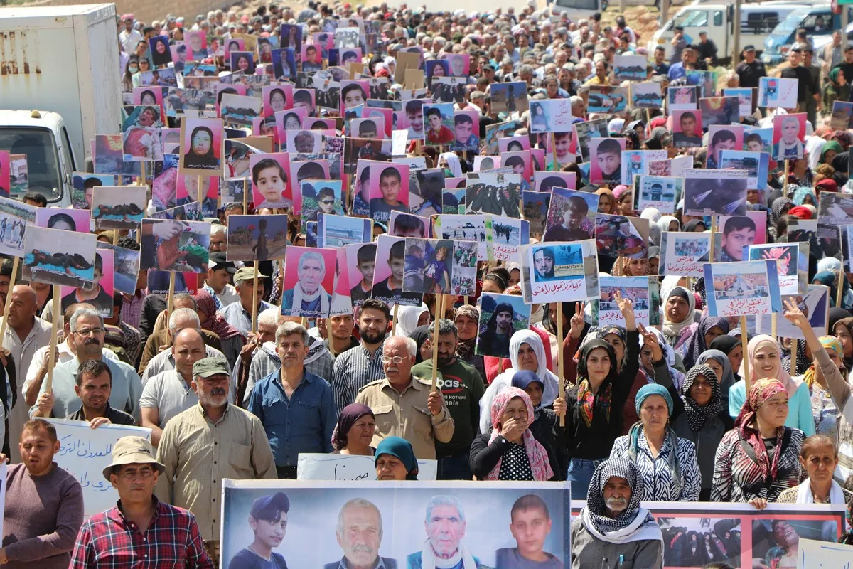 ​​​​​​​Manifestantes de Afrin entregan carta al Centro Ruso de Reconciliación