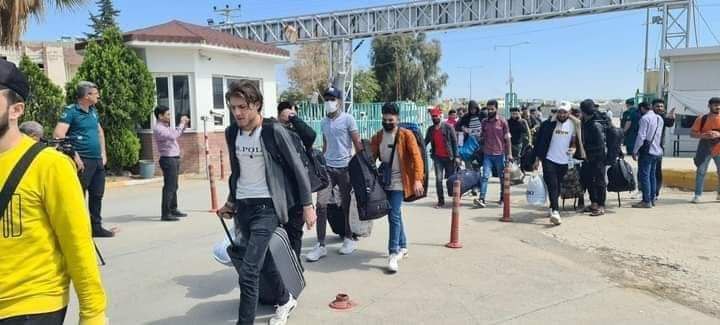 Turquía deporta al primer grupo de refugiados sirios desde la puerta fronteriza de Girê Spi