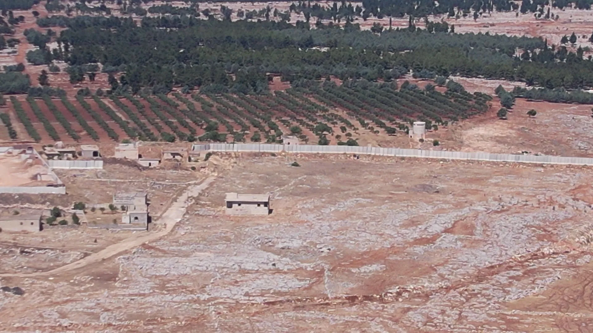 ​​​​​​​La ocupación turca contruye una base militar sobre las ruinas de casas de los desplazados de Afrin